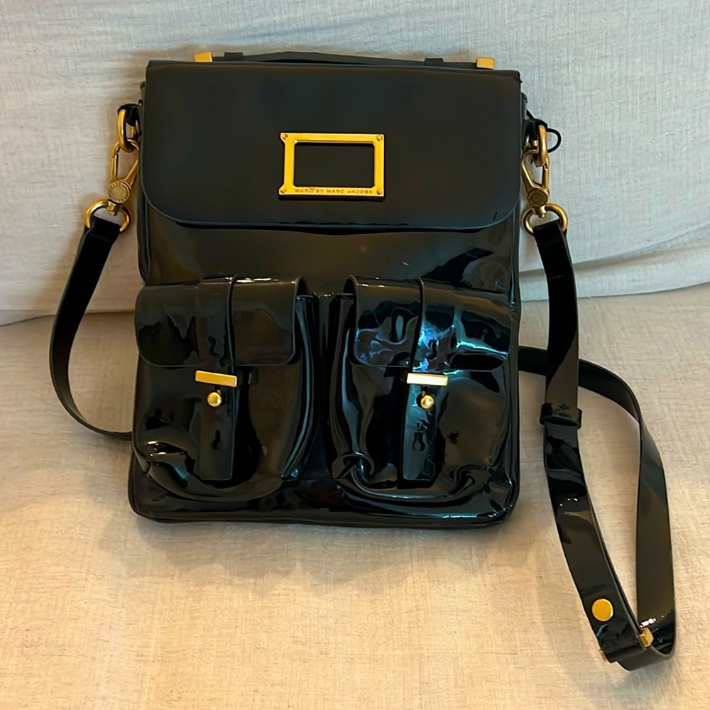Marc by Marc Jacobs patent leather purse. Crossbody